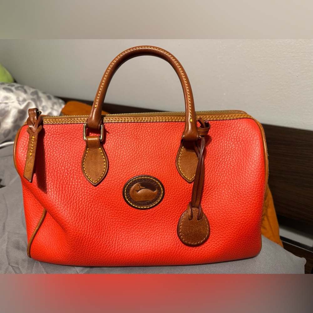 Vintage Dooney & Bourke handbag !  Red leather excellent condition